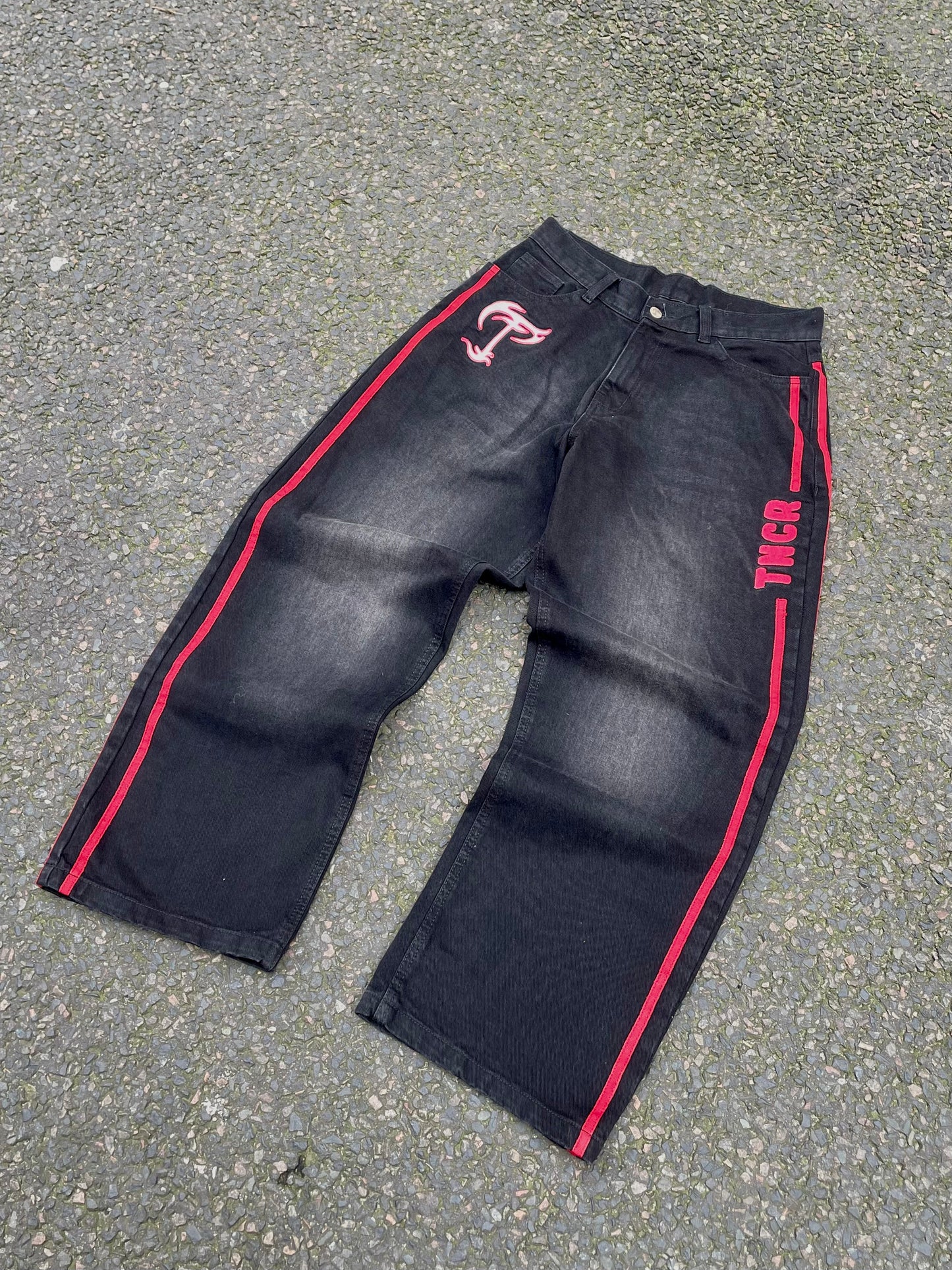 Baggy Jean T Logo
